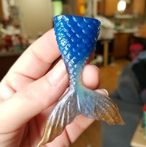 Mermaid tail magnet